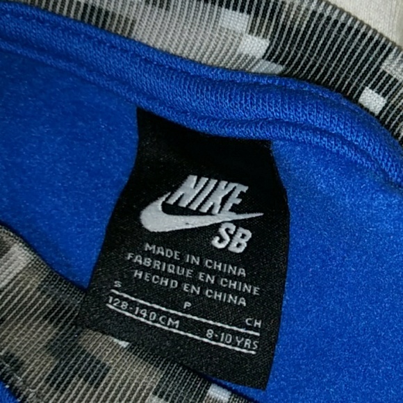 Nike - Picture 3 of 3